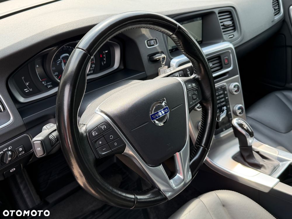 Volvo V60 D4 Drive-E Momentum - 13