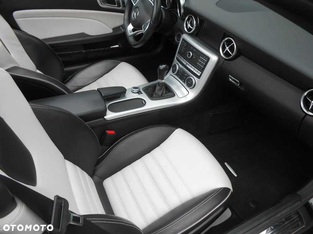 Mercedes-Benz SLC - 6