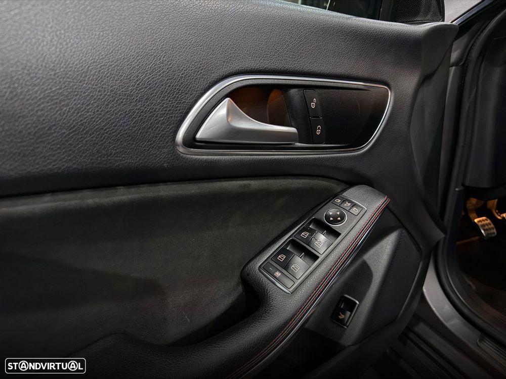Mercedes-Benz CLA 180 d AMG Line - 14