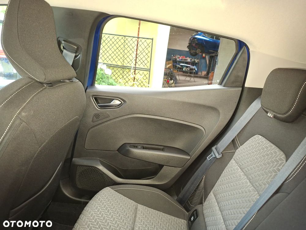 Renault Clio 1.6 E-TECH Techno - 28