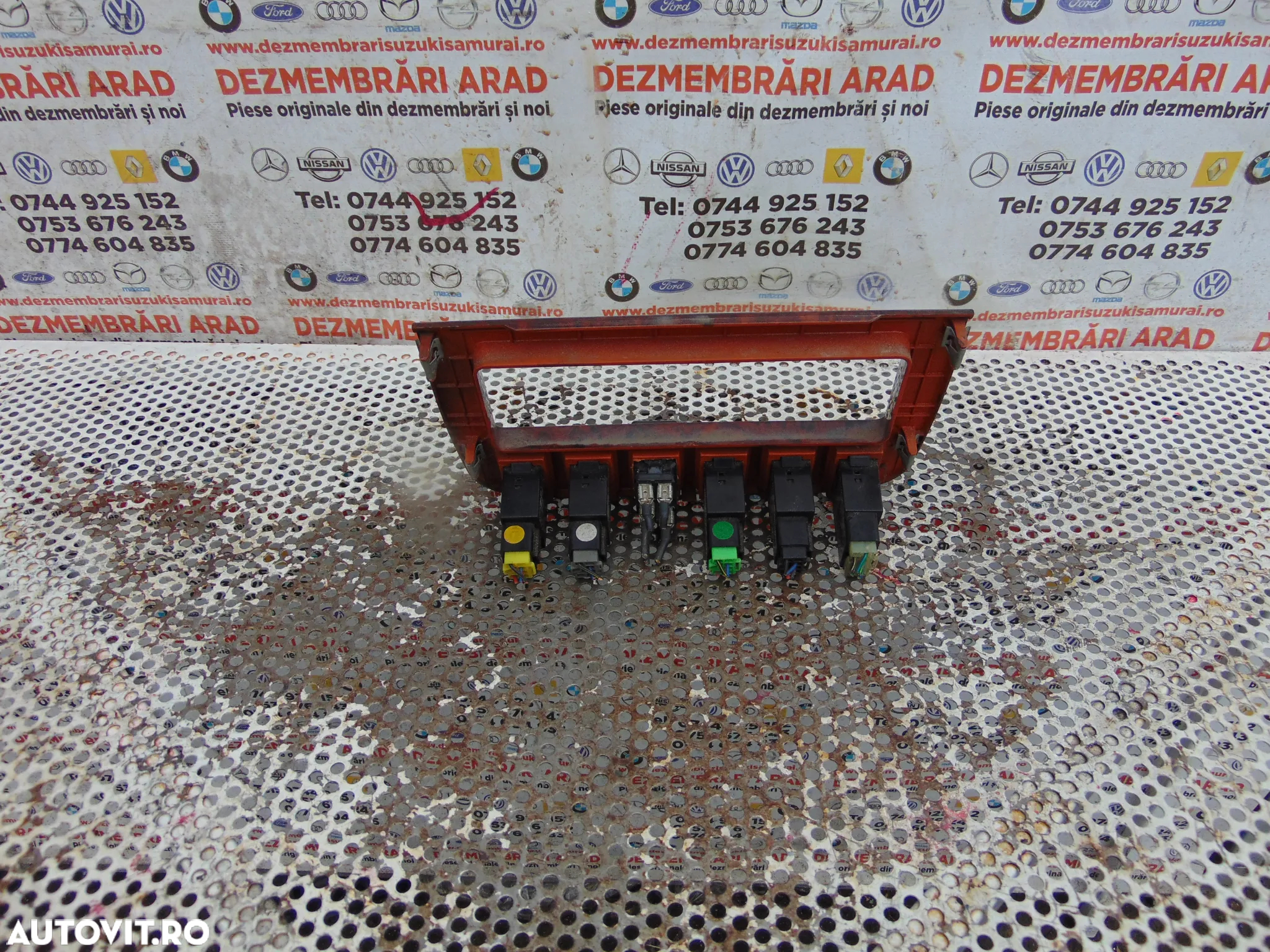 Butoane Hyundai Galloper buton avarii degivrare luneta proiectoare ventilatie comenzi - 3