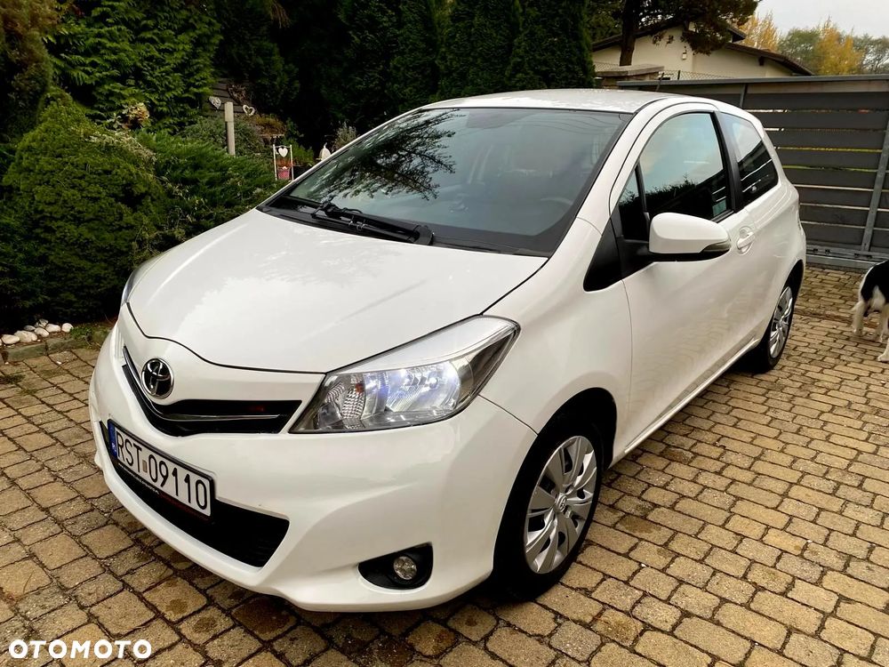 Toyota Yaris 2014 photo 2