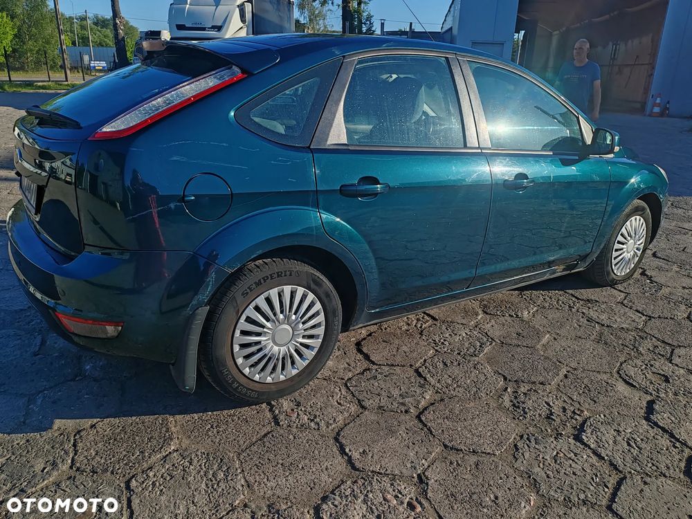 Ford Focus 1.6 Ambiente - 4