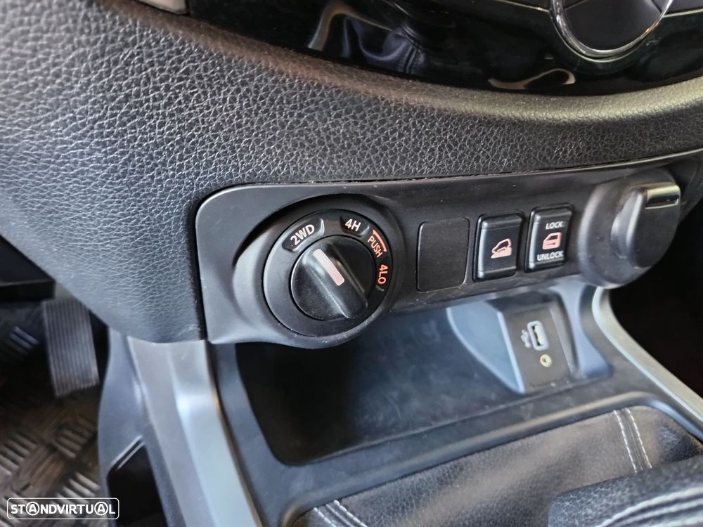 Nissan Navara 2.3 dCi CD 4WD N-Connecta - 12