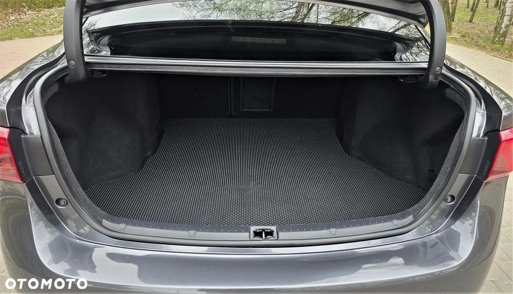 Toyota Avensis 1.8 Premium - 34