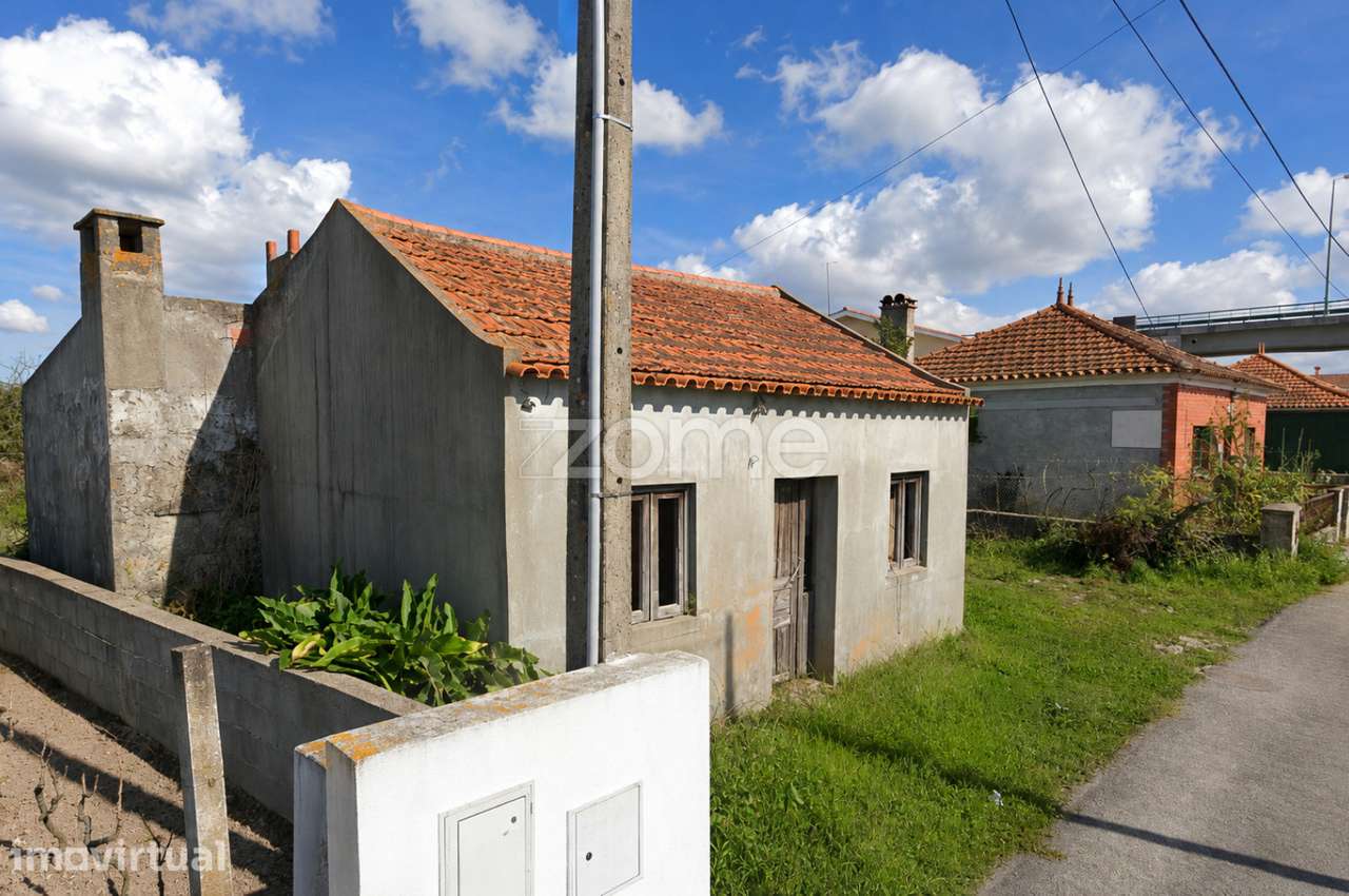 Terreno com 540 m² e Moradia para Renovar em Santo Varão. - Grande imagem: 2/15