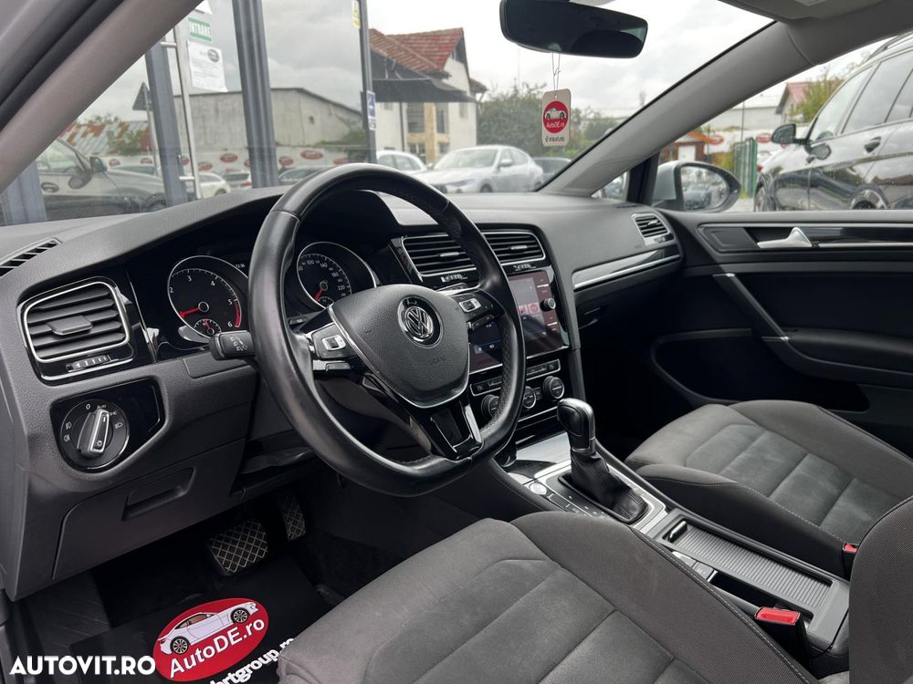 Volkswagen Golf - 6