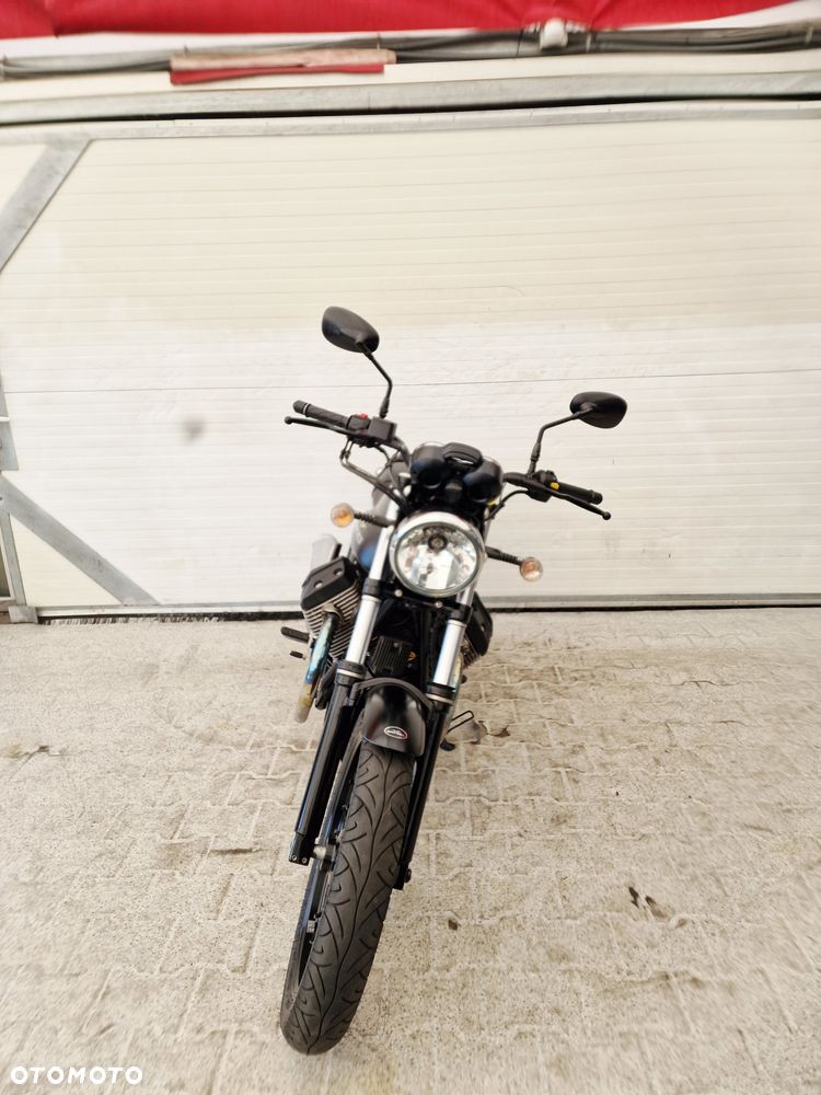 Moto Guzzi V7 - 24