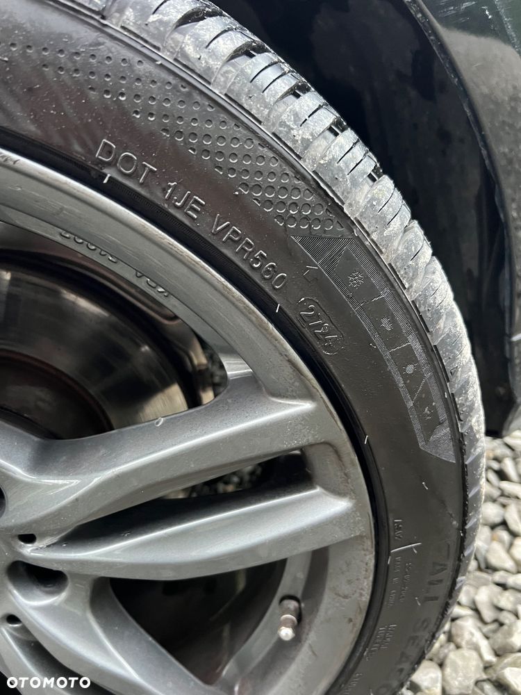 BMW Seria 3 318i Touring - 23