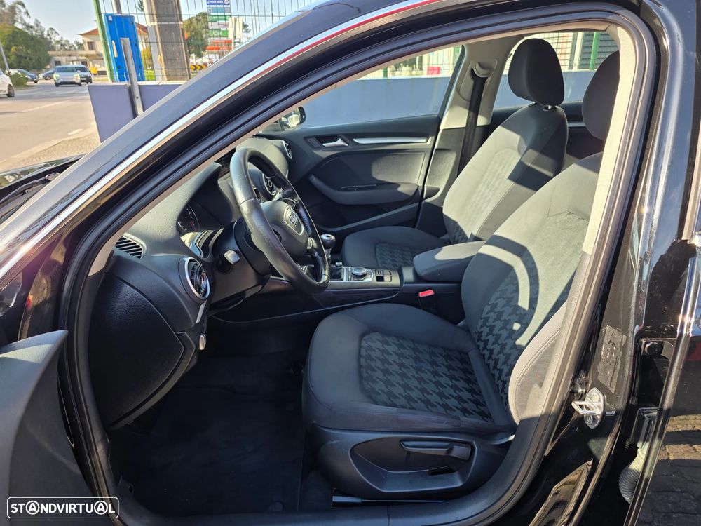 Audi A3 Sportback 1.6 TDI (clean diesel) S line Sport Pack - 19