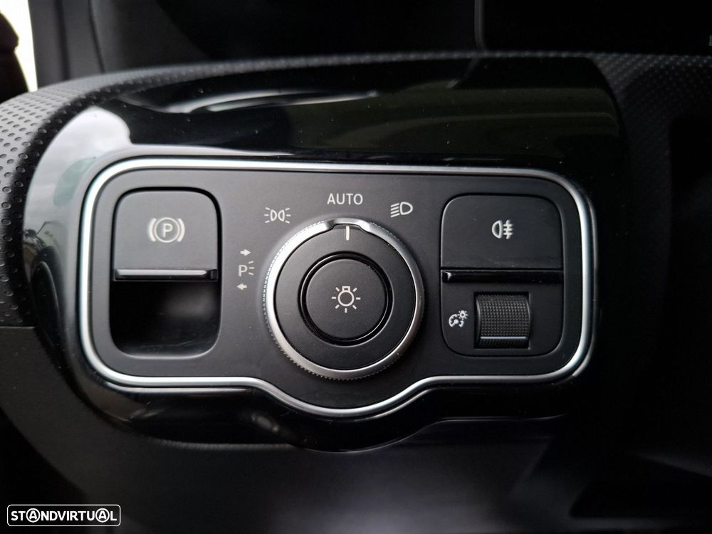 Mercedes-Benz CLA 180 d Shooting Brake AMG Line Aut. - 20
