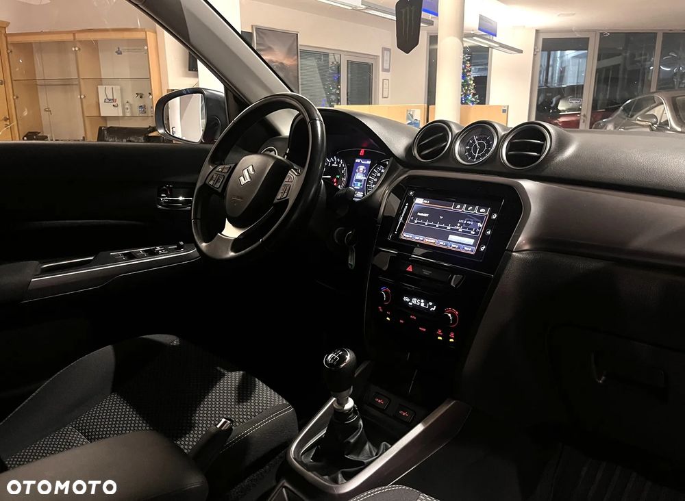 Suzuki Vitara 1.4 Boosterjet SHVS Elegance 2WD - 23