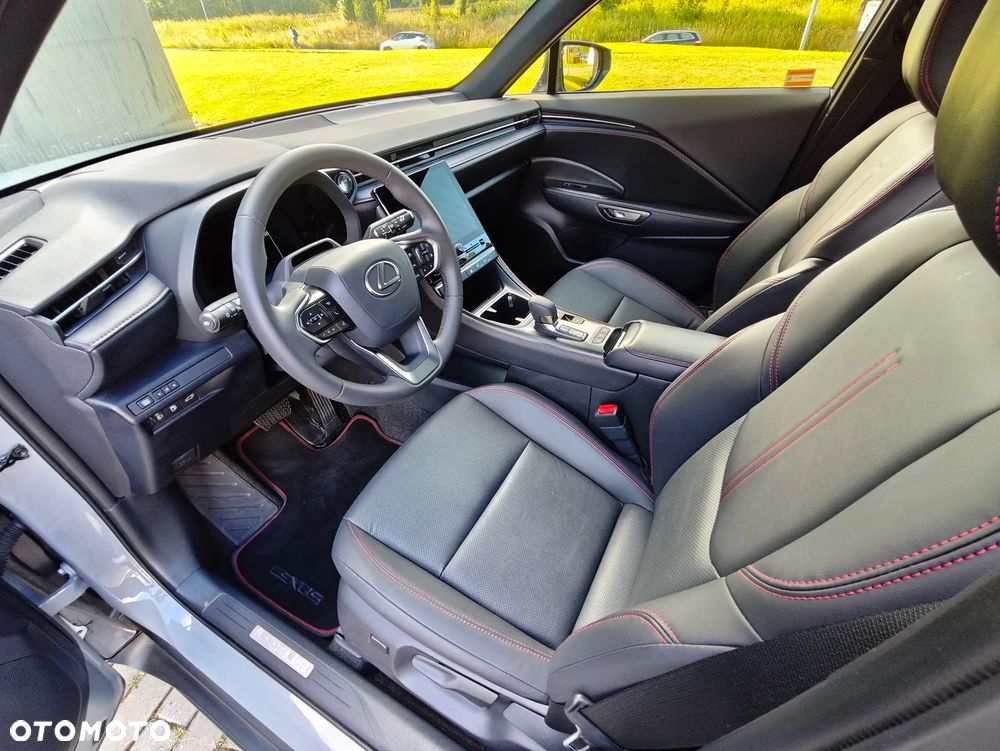 Lexus LBX 1.5 Hybrid Emotion - 10