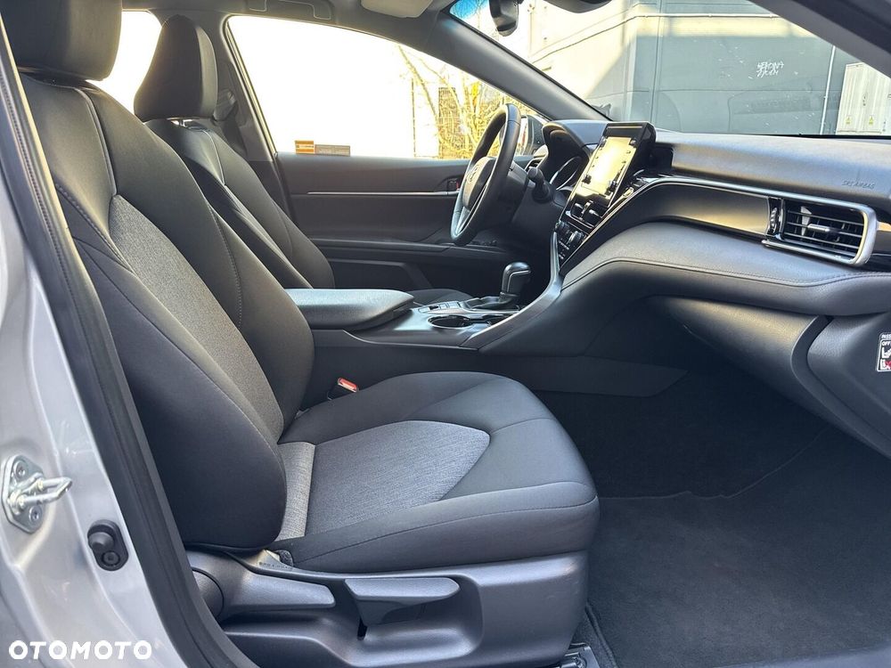 Toyota Camry 2.5 Hybrid Comfort CVT - 11