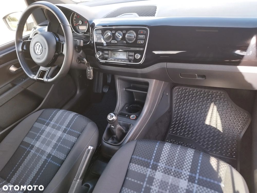Volkswagen up! club - 18