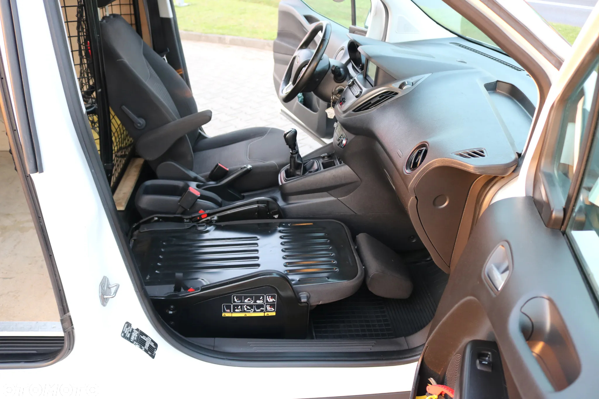 Ford Courier - 28