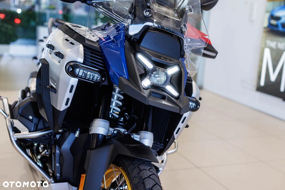 BMW R - 8