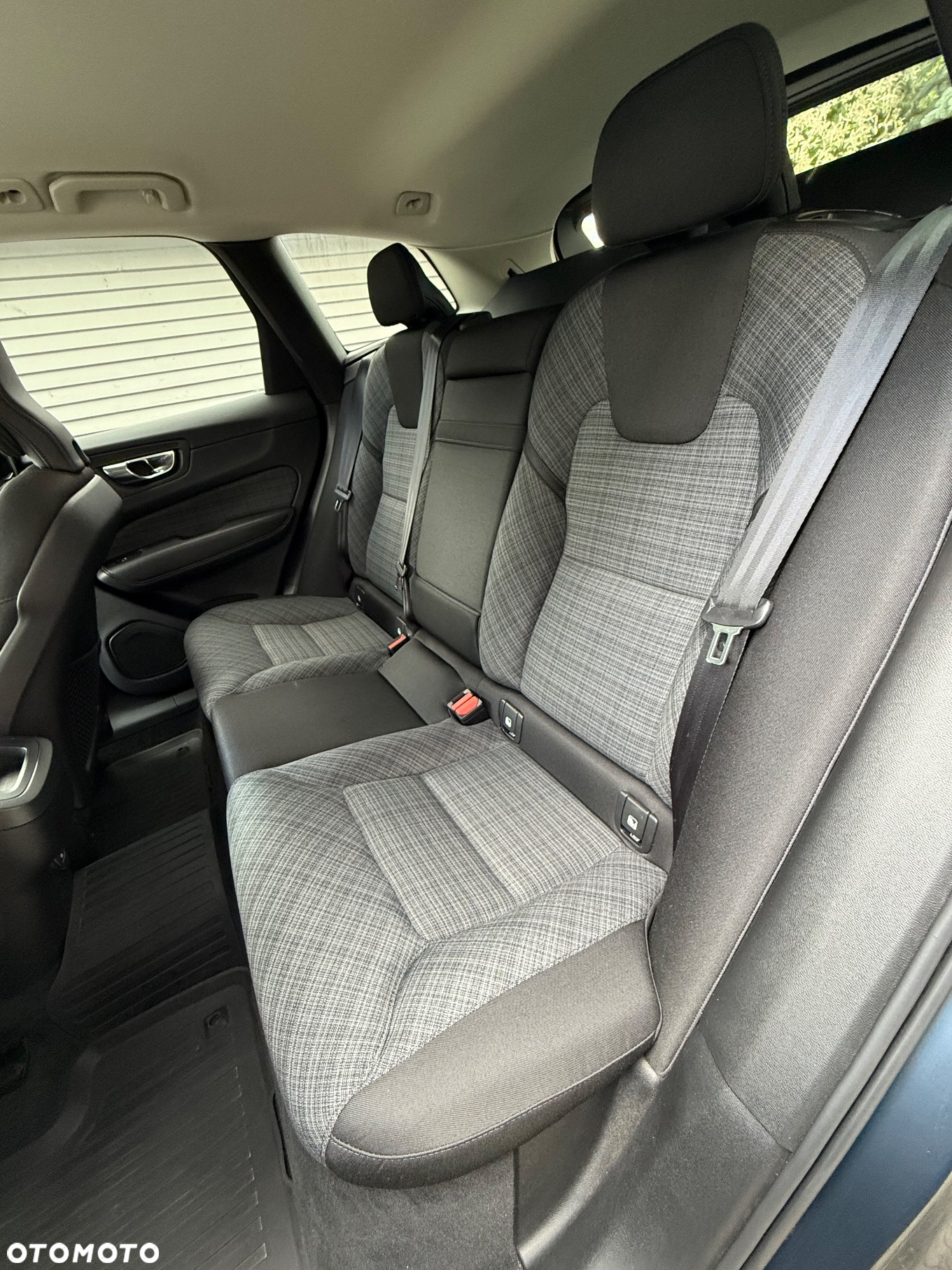 Volvo XC 60 B4 D Geartronic Momentum Pro - 25