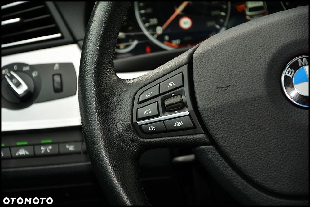 BMW Seria 5 520d - 22