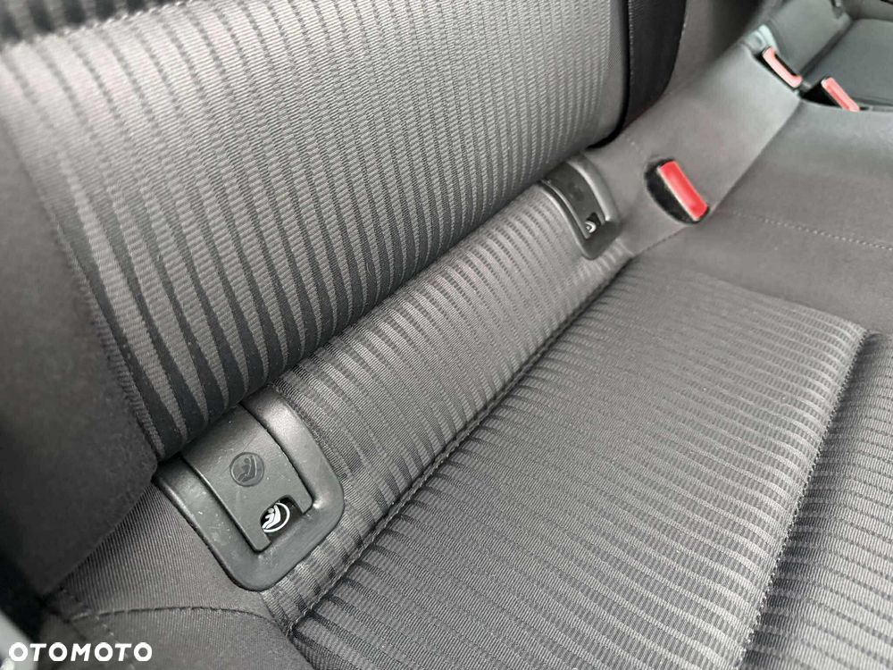 Audi A4 Avant 2.0 TDI DPF Ambiente - 14