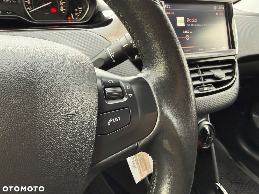 Peugeot 2008 BlueHDi 100 STOP & START Signature - 24