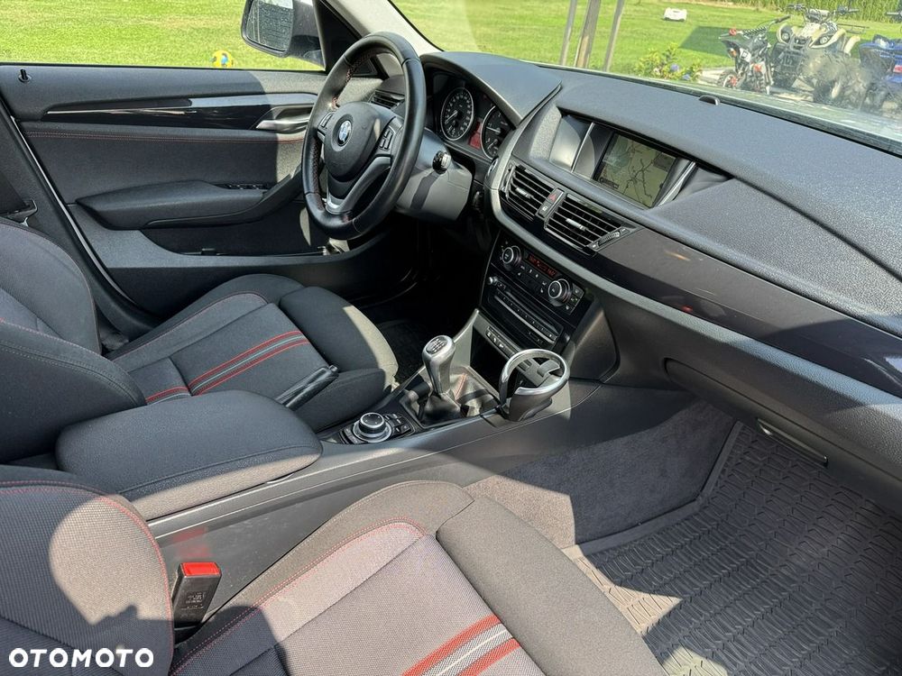 BMW X1 sDrive18d Sport Line - 29