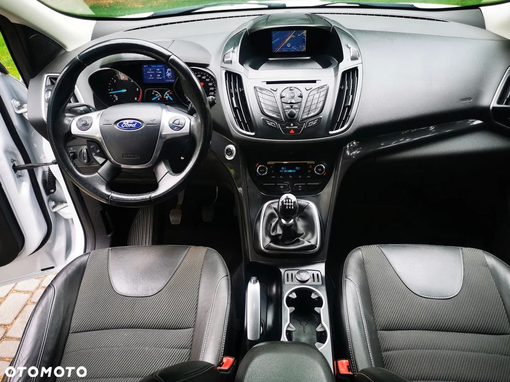 Ford Kuga 2.0 TDCi 2x4 Titanium - 24