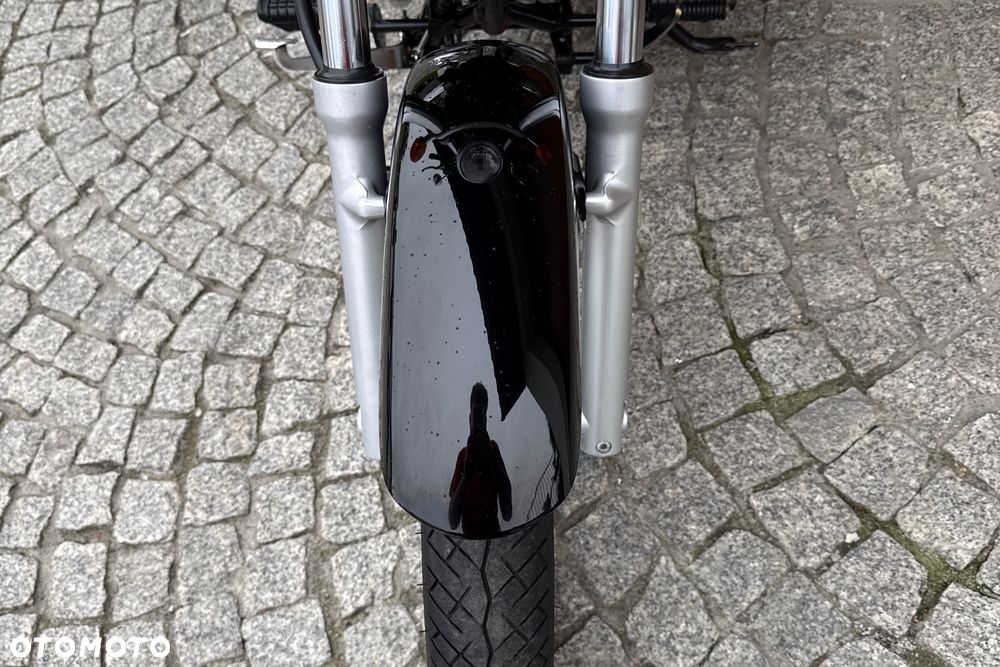 Suzuki Intruder - 16