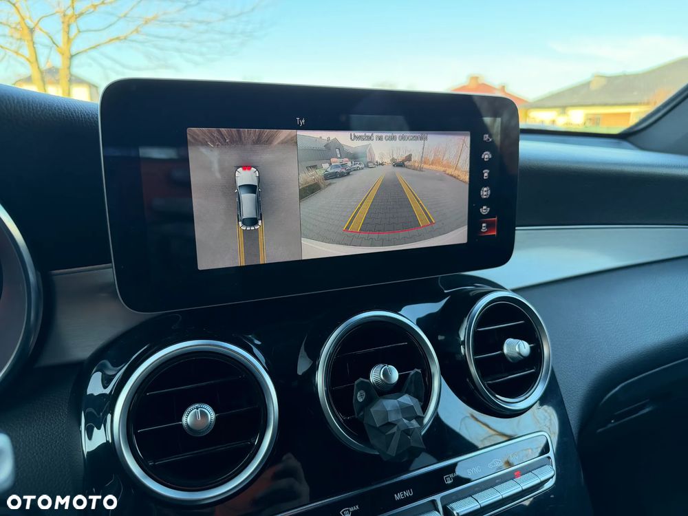 Mercedes-Benz GLC 300 d 4-Matic - 32