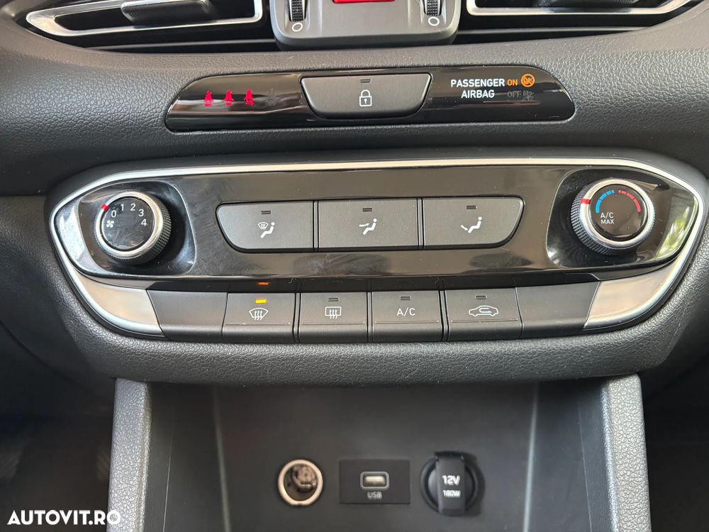 Hyundai i30 1.5 110CP M/T Highway - 23