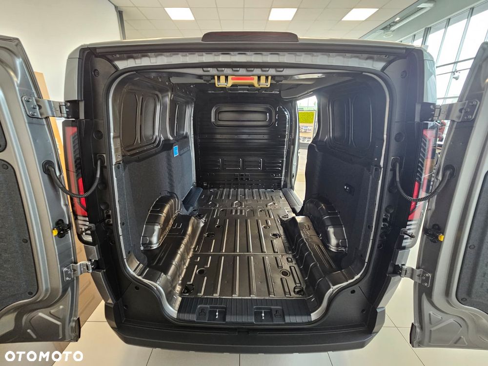 Kia PV5 - 6