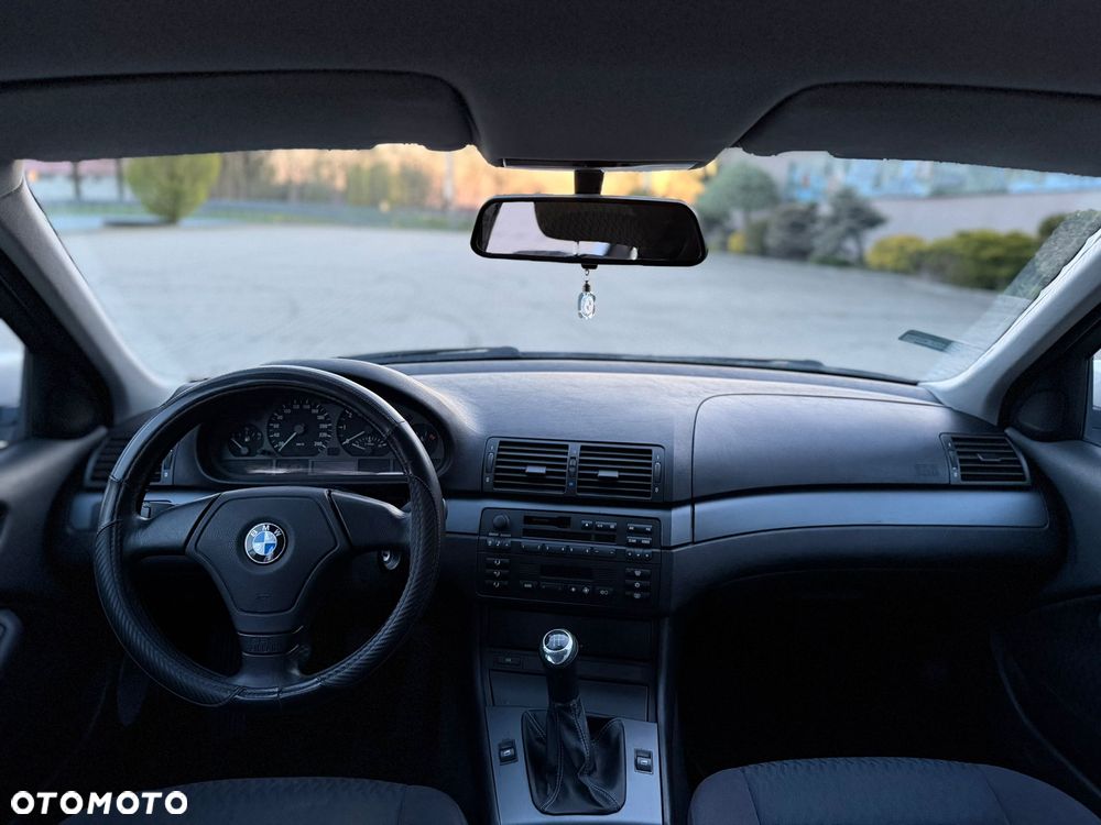 BMW Seria 3 318i - 9