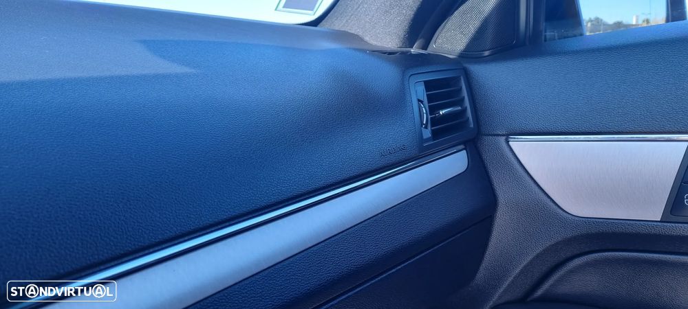 Mercedes-Benz E 250 CDI DPF BlueEFFICIENCY 7G-TRONIC Avantgarde - 19