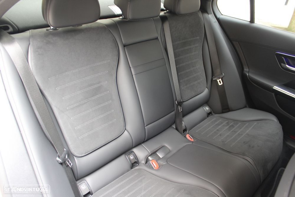 Mercedes-Benz C 300 d AMG Line - 23