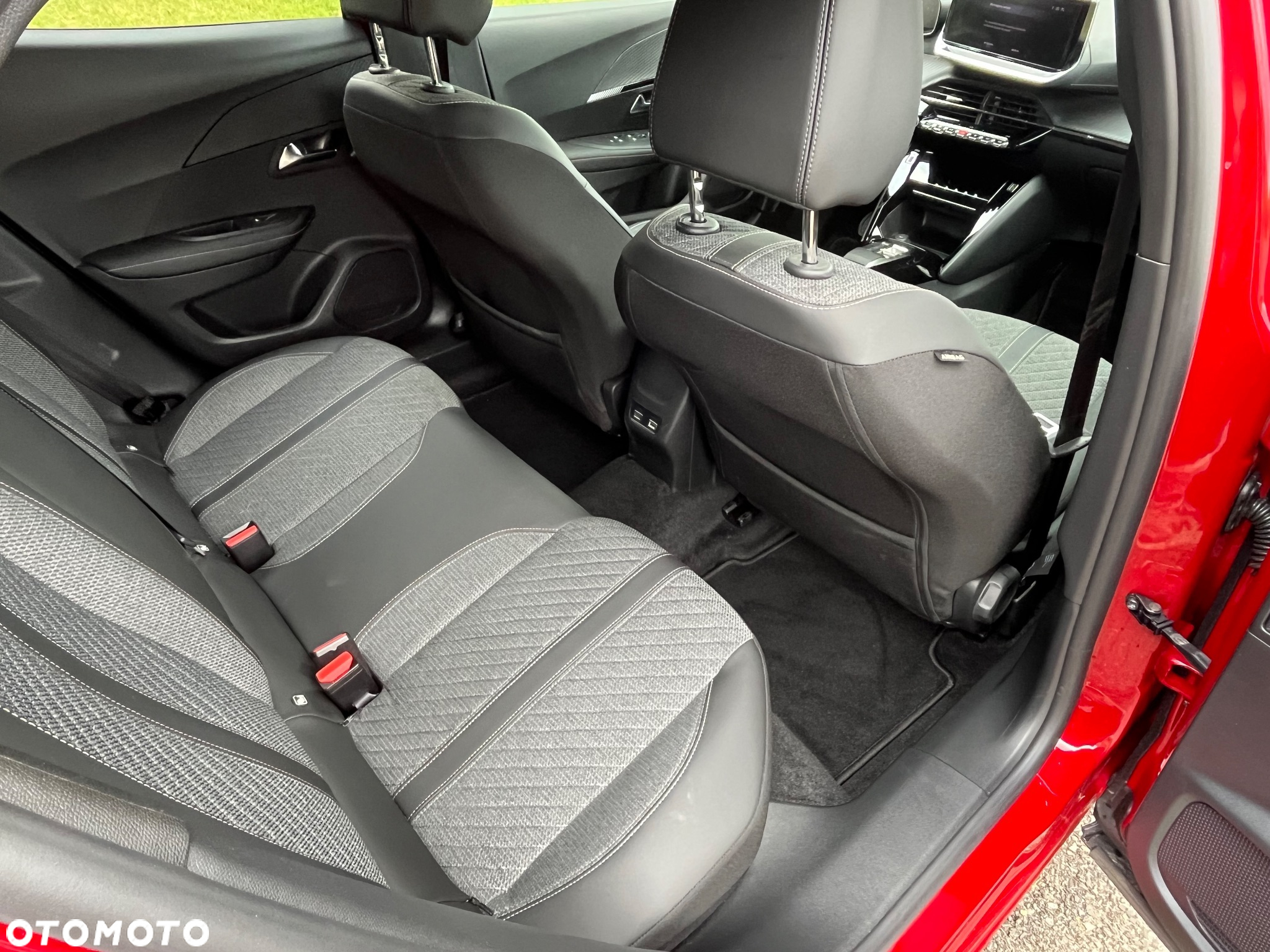 Peugeot 2008 - 12