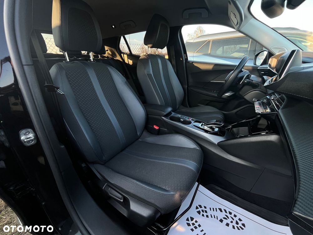 Peugeot 2008 PureTech 130 EAT8 Allure Pack - 25