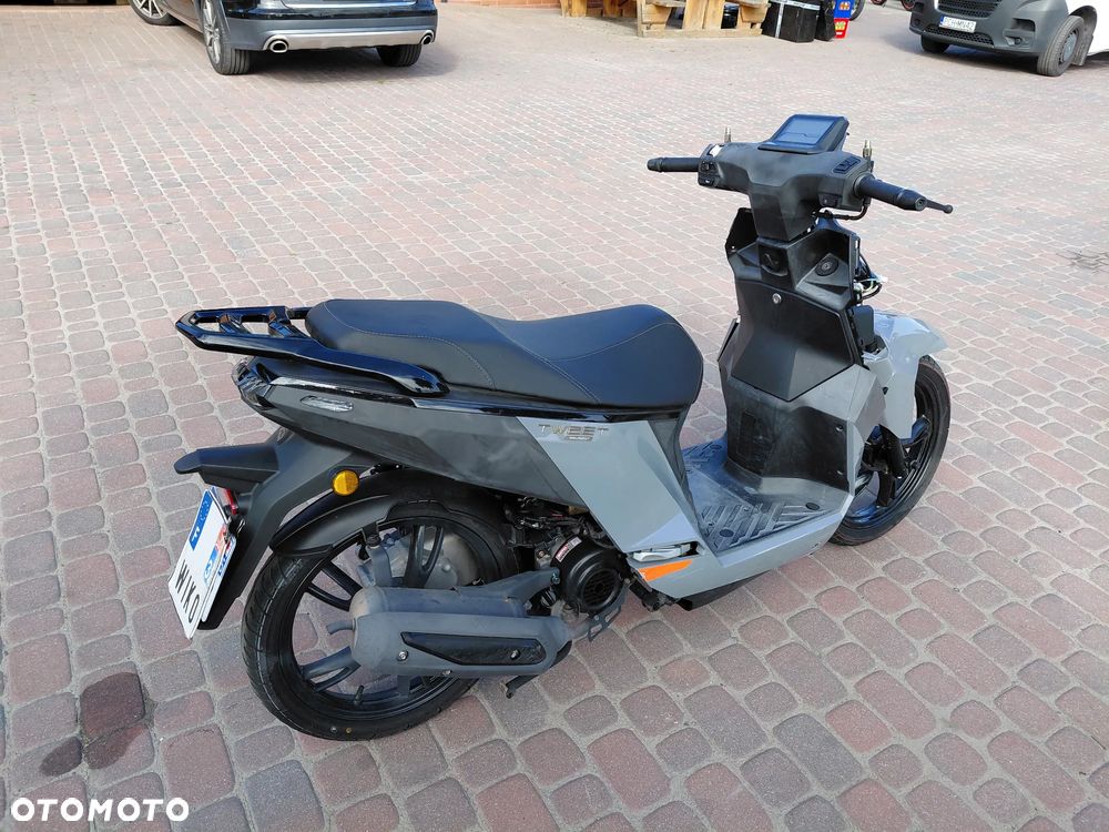 Peugeot Tweet - 5