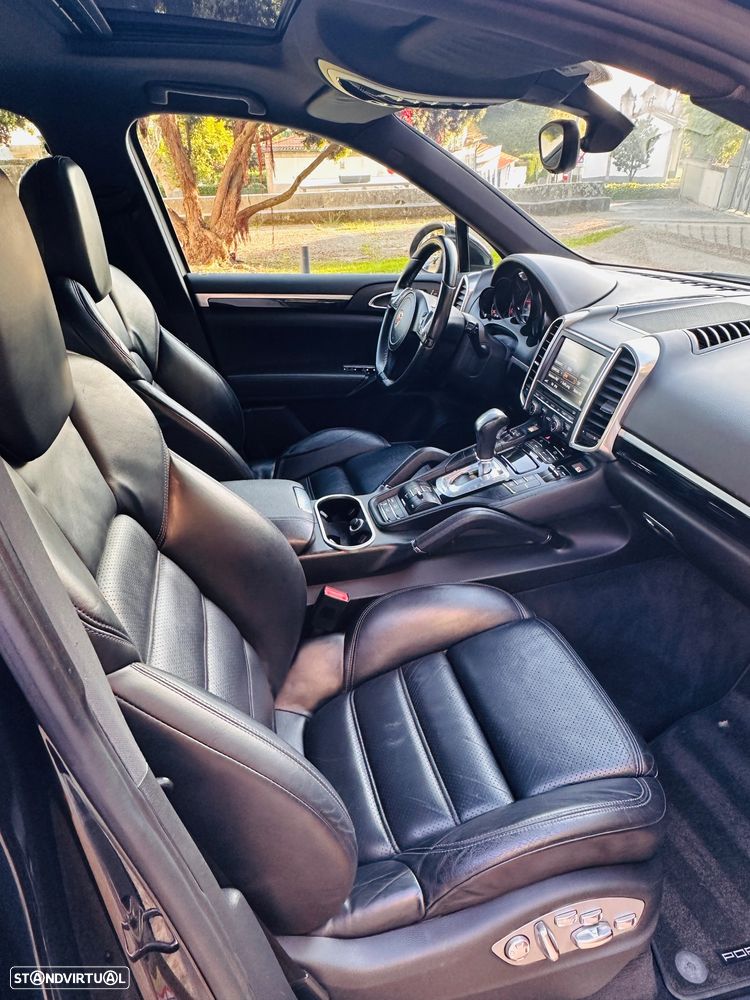 Porsche Cayenne S - 9