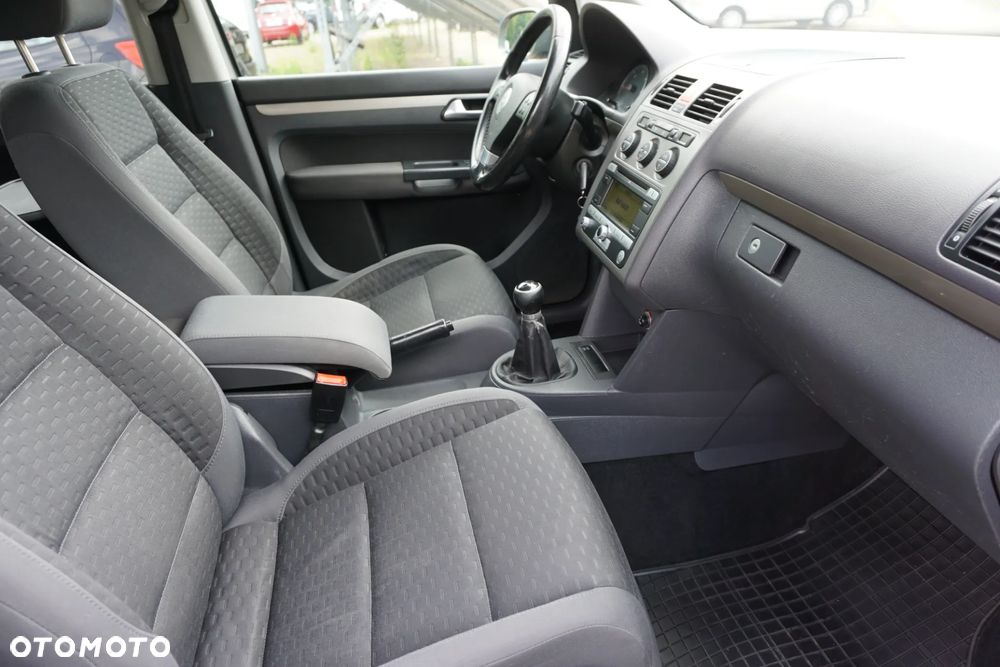 Volkswagen Touran 2.0 TDI Q-Line - 17
