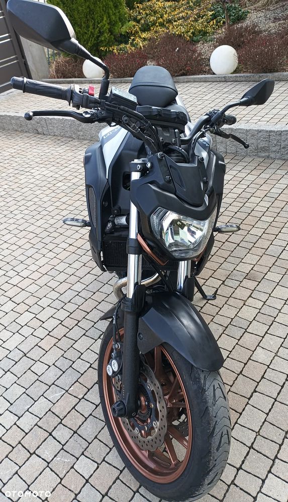 Yamaha MT - 2