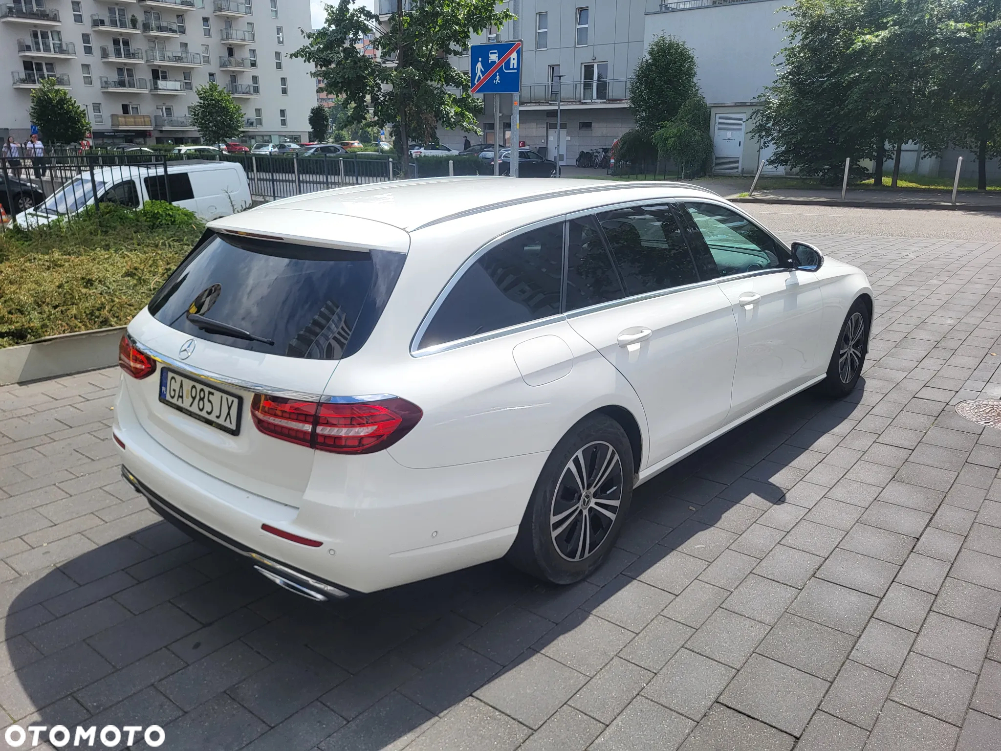 Mercedes-Benz Klasa E 220 d T 9G-TRONIC Avantgarde - 16