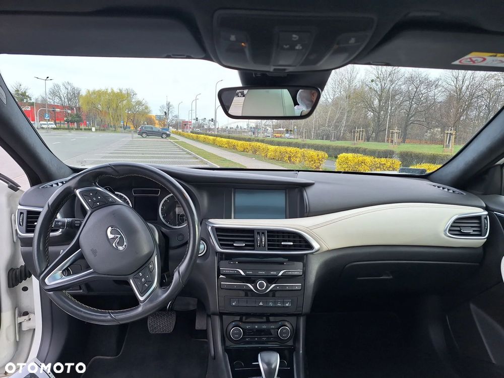 Infiniti Q30 1.6t Premium 7DCT - 26