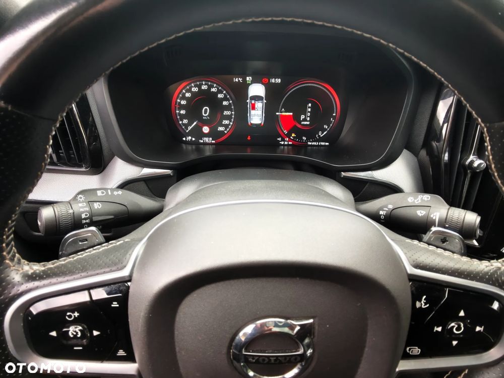 Volvo XC 60 T8 AWD Recharge Geartronic RDesign Expression - 16