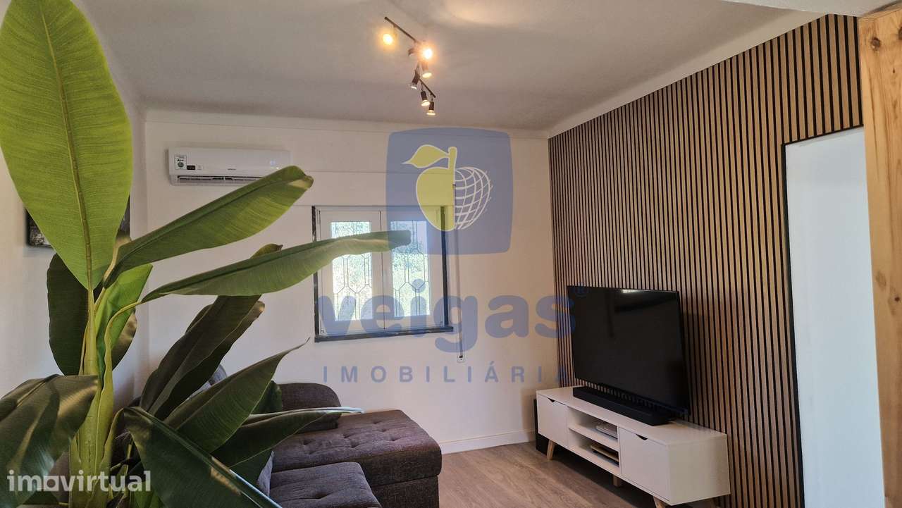 Moradia isolada T2 renovada, com terreno de 700m2 e garagem, em Vermoi - Grande imagem: 2/30