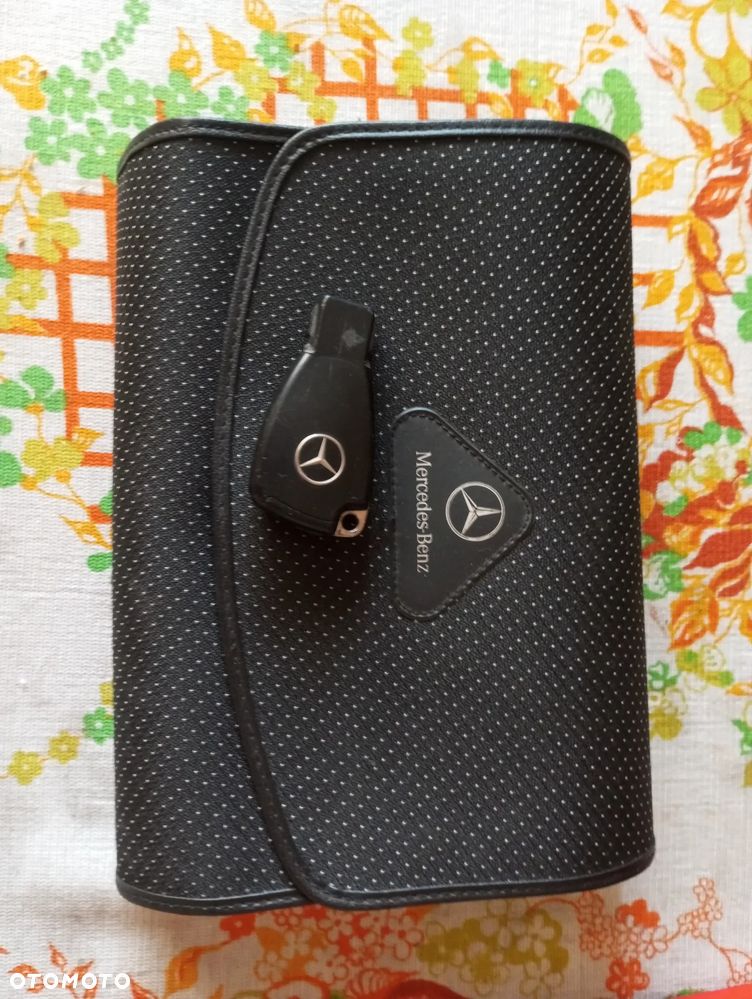 Mercedes-Benz Klasa C 220 CDI Classic - 16