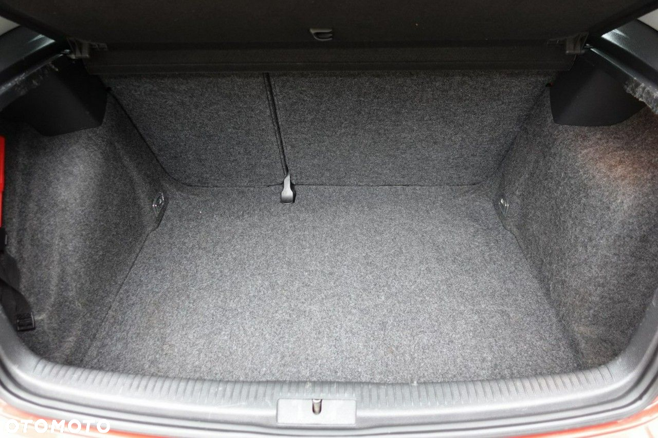 Volkswagen Golf - 18