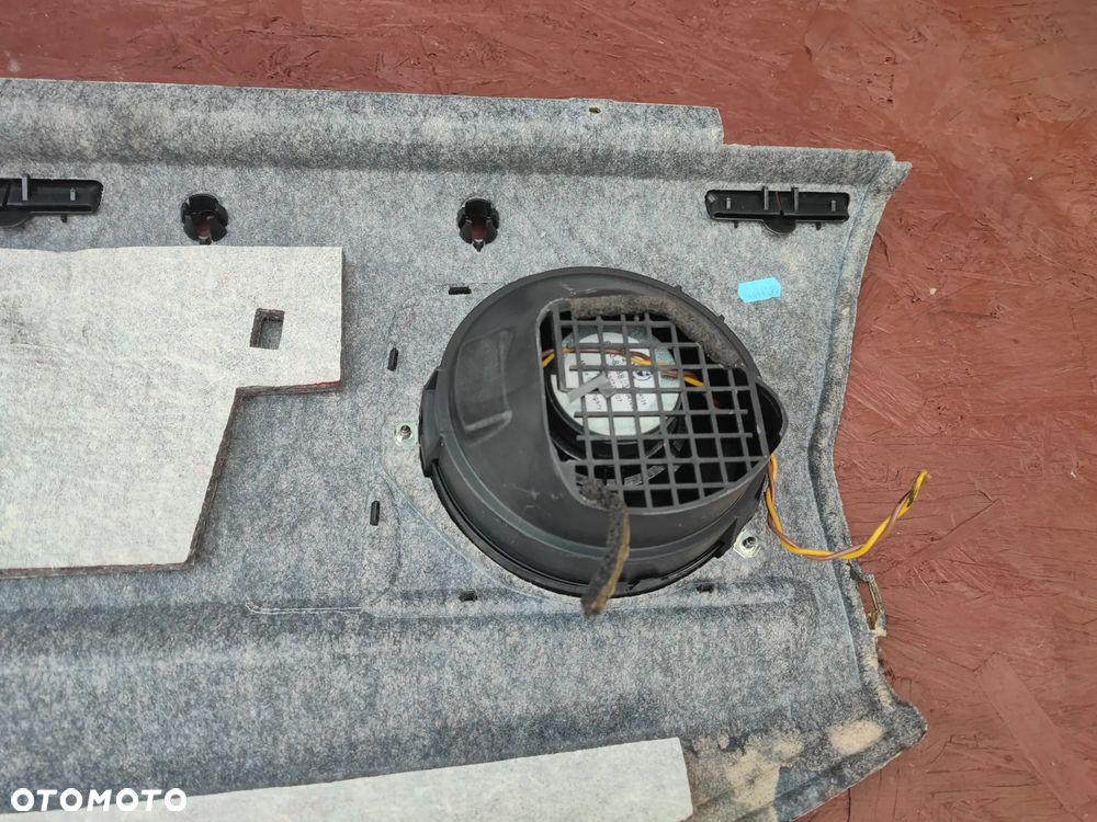 BMW E46 COUPE ORYGINALNA PÓŁKA TYŁ / OSŁONA GRODZI TYŁ + GŁOŚNIKI + ZAŚLEPKI GŁOŚNIKÓW  O NR.  51 46 6 955 325 / 51 46 8 231 125 OEM W DOBRYM STANIE - 17