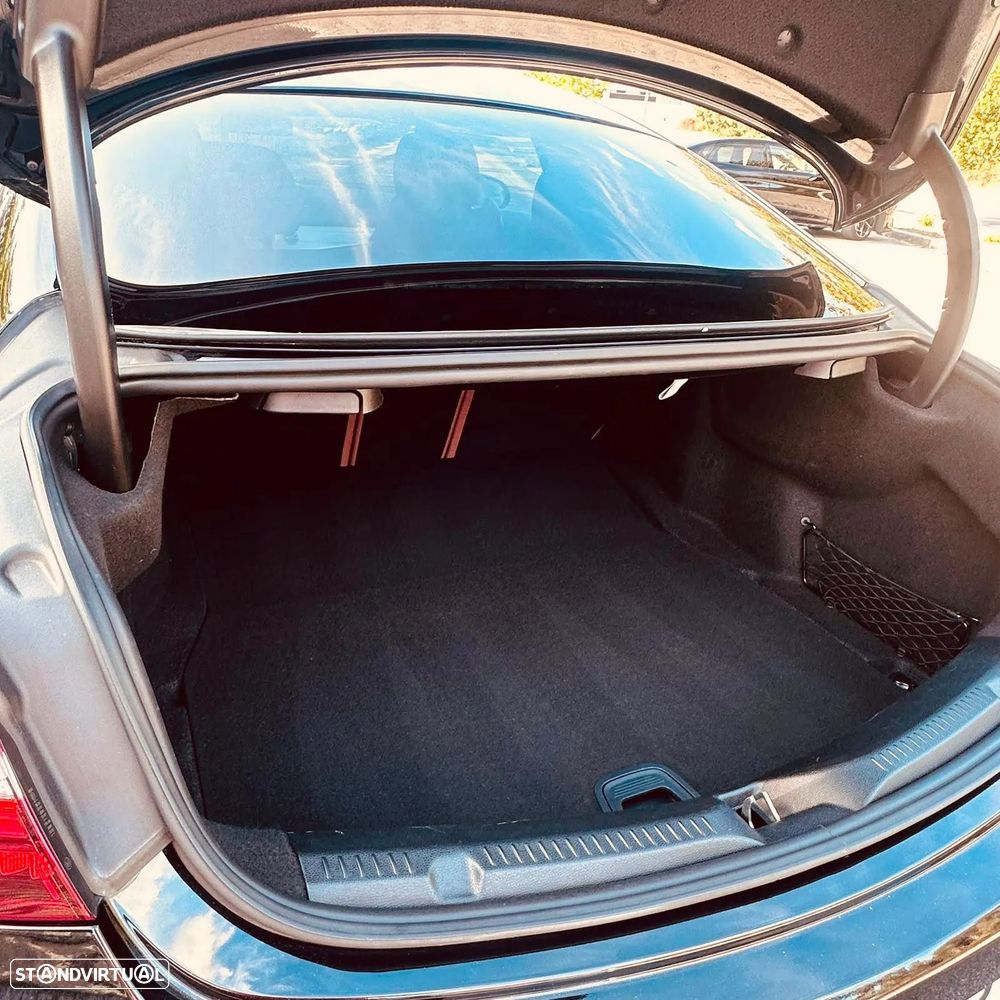 Mercedes-Benz E 220 d Aut. - 12