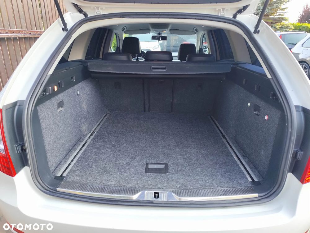 Skoda Superb 2.0 TDI DSG Elegance - 11
