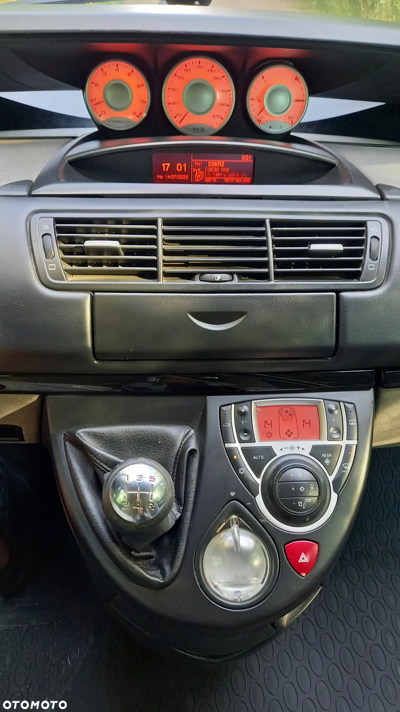 Citroën C8 2.0 16V Exclusive - 22